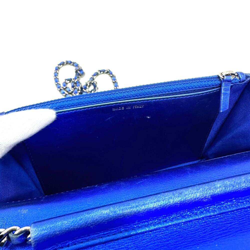 CHANEL Blue Shoulder Bag - Picture 15 of 16
